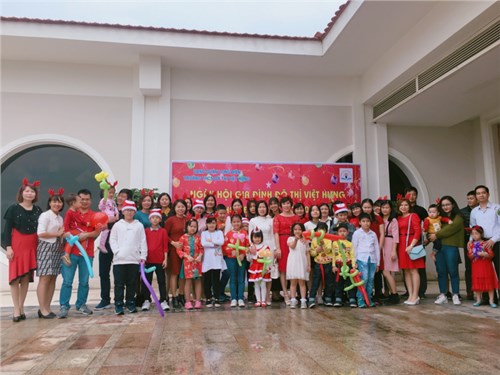 Đại gia đình THCS Đô Thị Việt Hưng trong mùa giáng sinh ấm áp và chào đón năm mới 2019